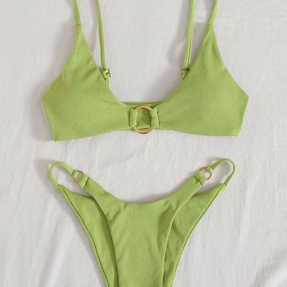 Green Bikini - Picture 1 of 4
